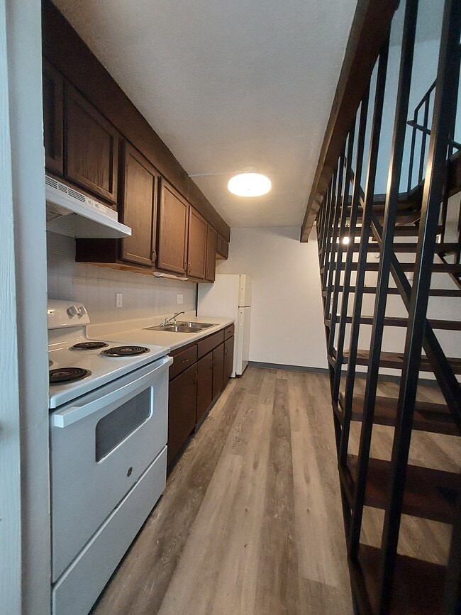 Photo - 187 Buckingham St Unit A