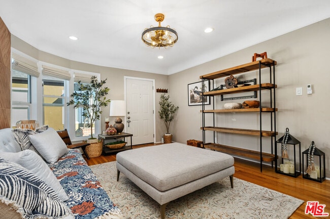 Photo - 1332 Ocean Park Blvd Unidad D