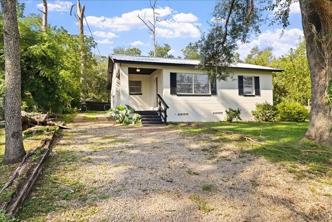 Photo - 1921 Blackburn Ave
