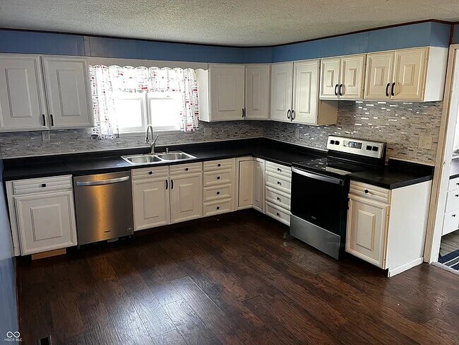 Photo - 315 Chambers St