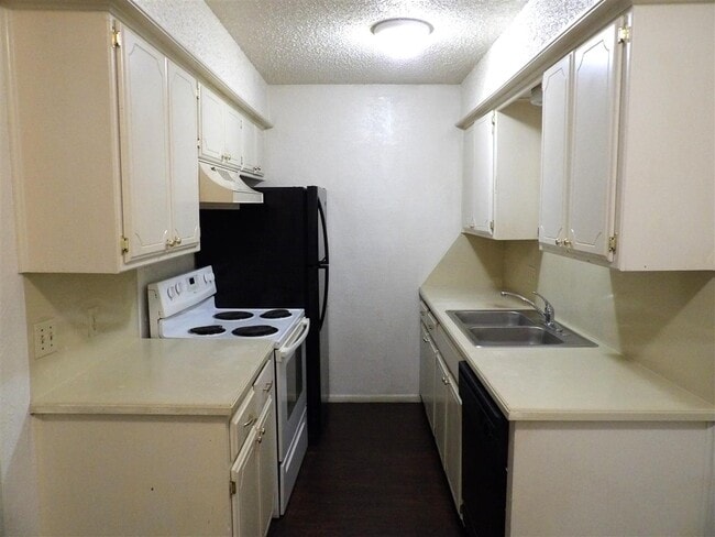 Photo - 6405 NW Oak Ave