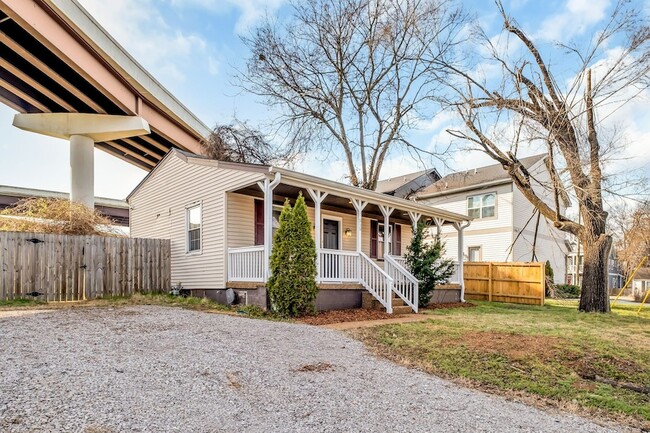 Photo - 515 Hemstead St