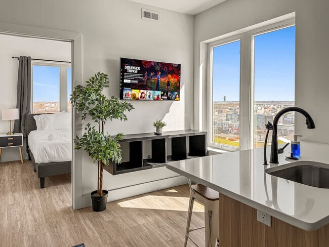 Building Photo - 2400 E Huntingdon St Unit ID1075555P Rental