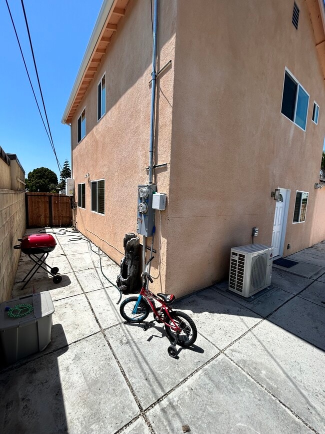 Photo - 6724 Nestle Ave