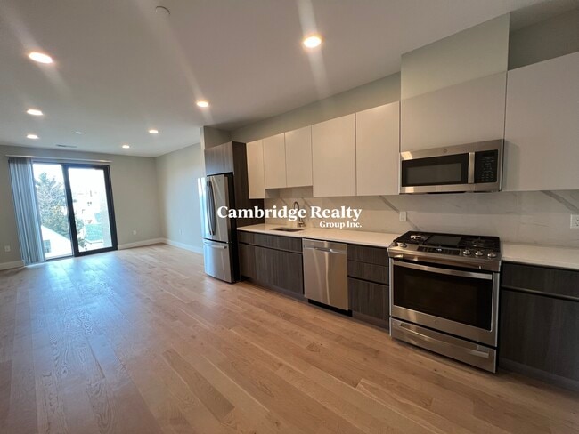 Building Photo - 16 Central St Unit F