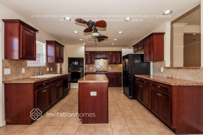 Photo - 383 Hyland Ln