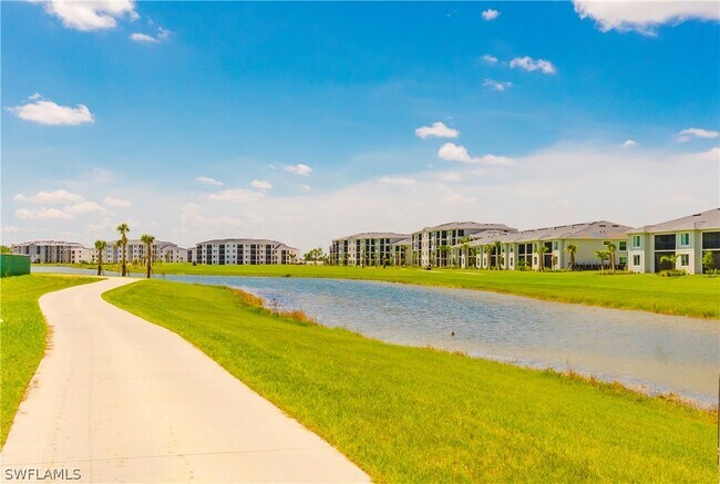 Building Photo - 15275 Grn Acrs Ave Unit 338