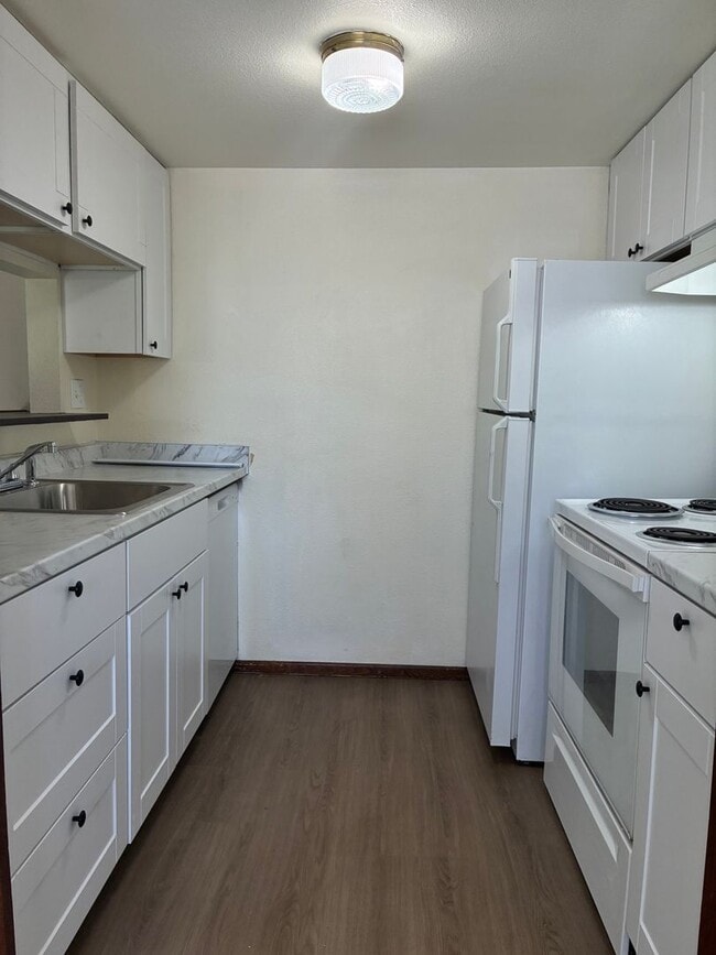 Photo - 1401 E 16th St Unit 1401 East 16th Street