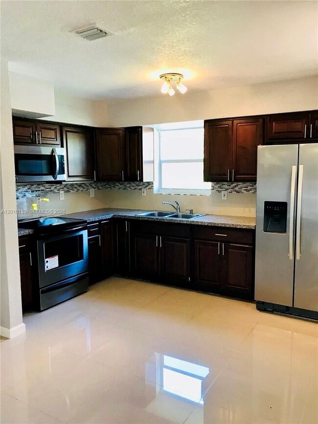 Photo - 944 NW 51st St