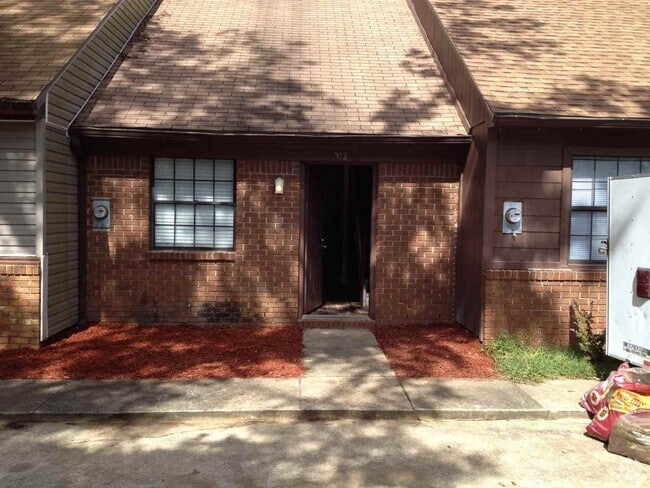 Building Photo - 912 S Lipona Rd Rental