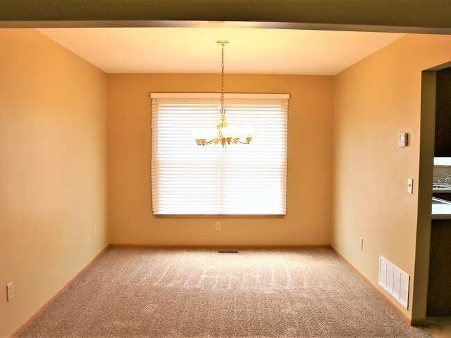 Photo - 395 Belfair Dr