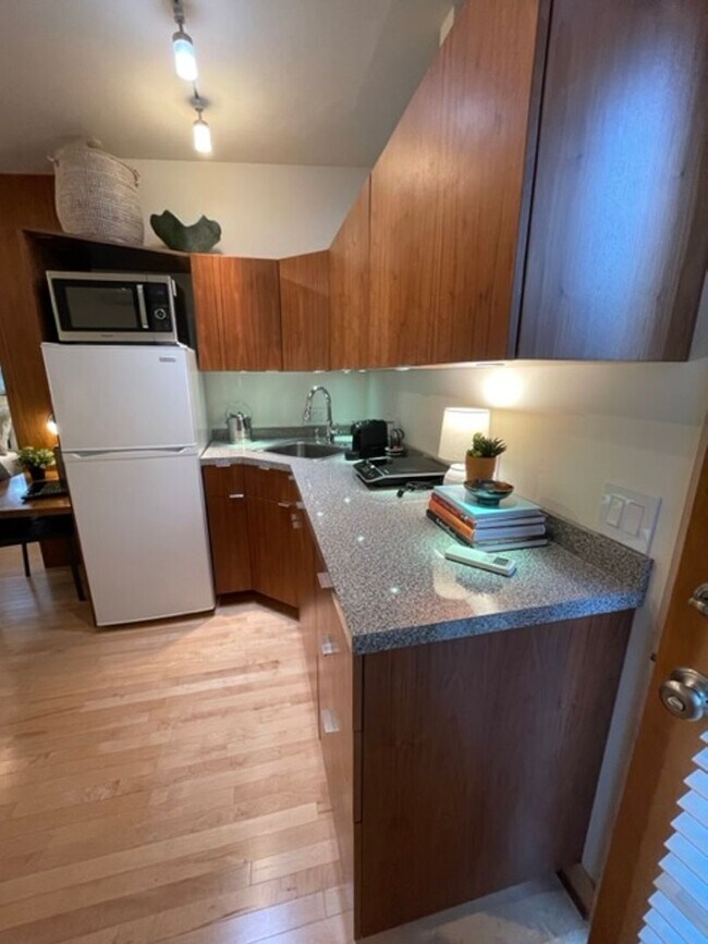 Photo - ENFIELD! GORGEOUS NEWER BUILD GARAGE APARTMENT STUDIO WITH GORGEOUS TREE HOUSE FEEL