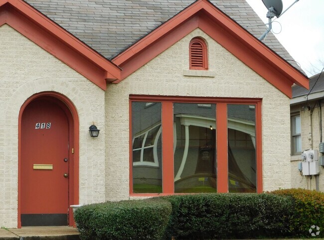 Building Photo - Charming 1 Bedroom Duplex, Water & Trash I... Rental