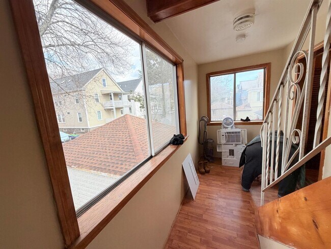 Photo - 27 Conwell Ave Unit 2