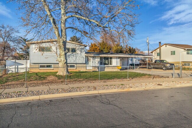 Building Photo - 1992 Afton Cir