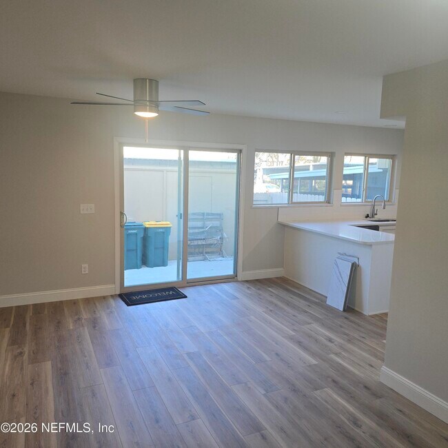 Photo - 8205 Kensington Square