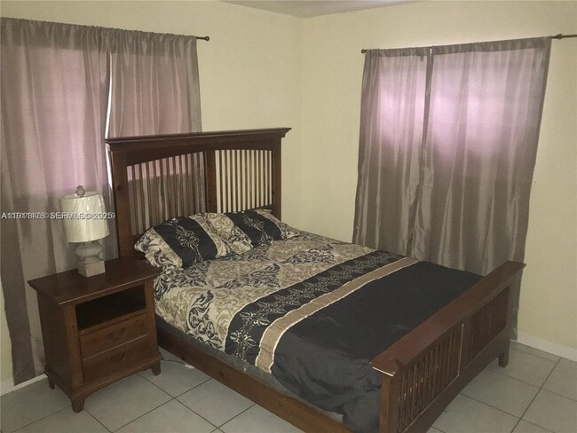 Building Photo - 133 NW 57th St Unit 2