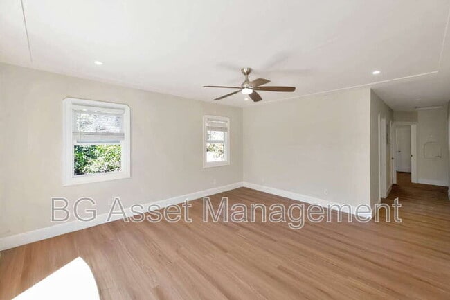 Building Photo - 2801 Sabral Cir