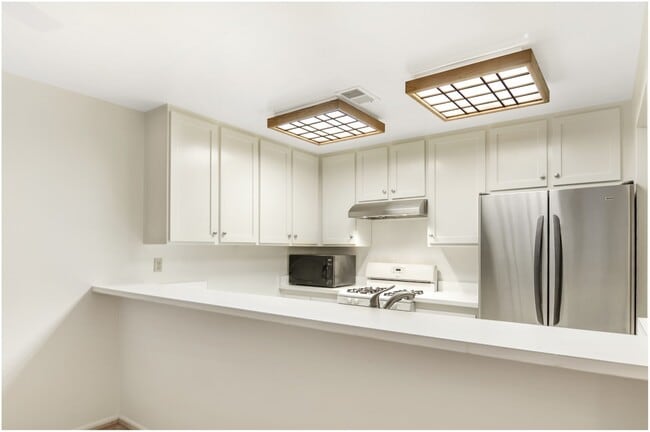 Photo - 2 Bedroom Ground Floor Irvine Condo