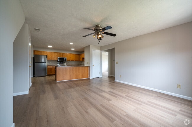 3HAB, 2BA (renovado) - 1,165 pies cuadrados - Cocina/sala de estar
