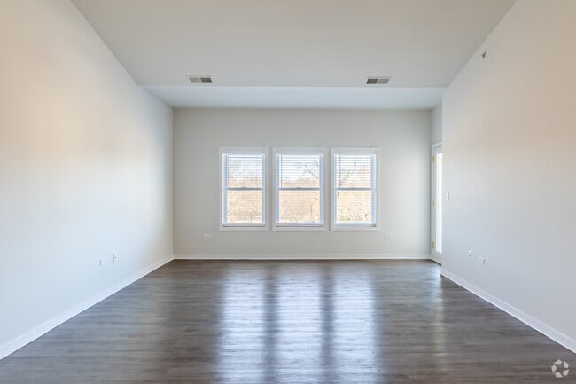 2BR, 2BA - Living