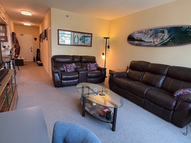 Photo - 425 W Beech St