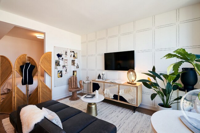 Photo - 338 W Hill St