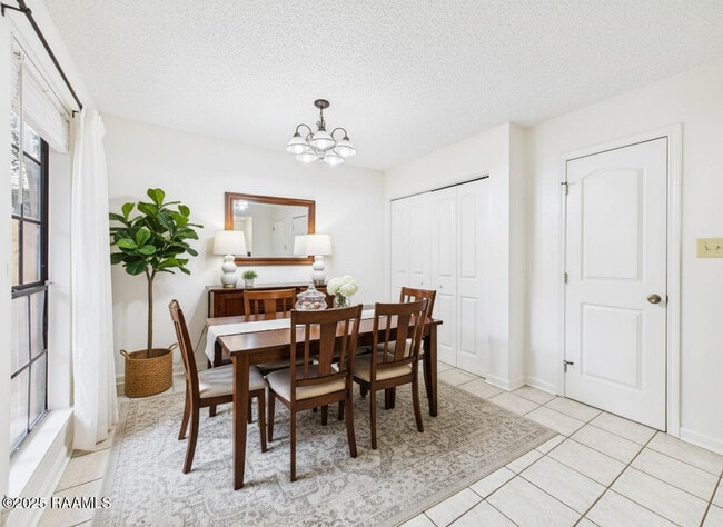 Photo - 108 Shekel Dr