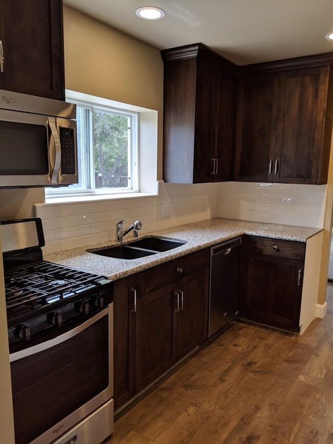 Photo - 694-696 Church St Unit 694