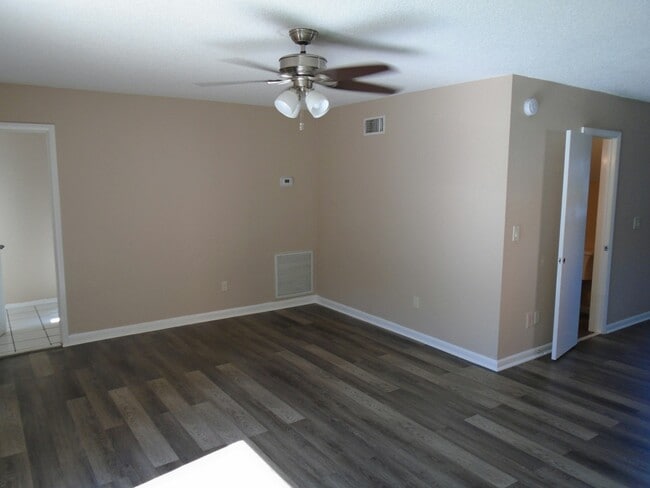 Photo - 733 Laurel Bay Cir