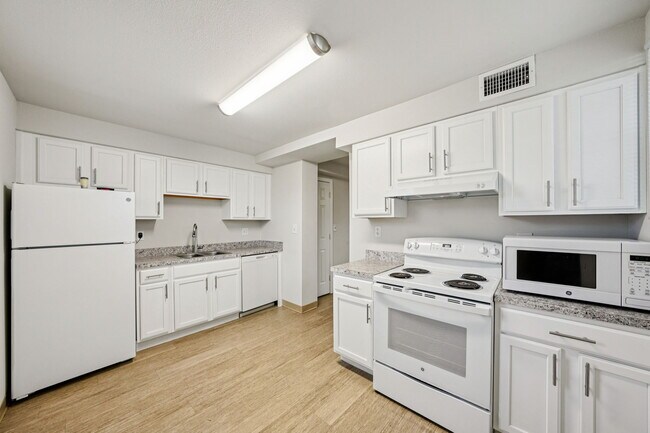 Photo - Palmetto on West