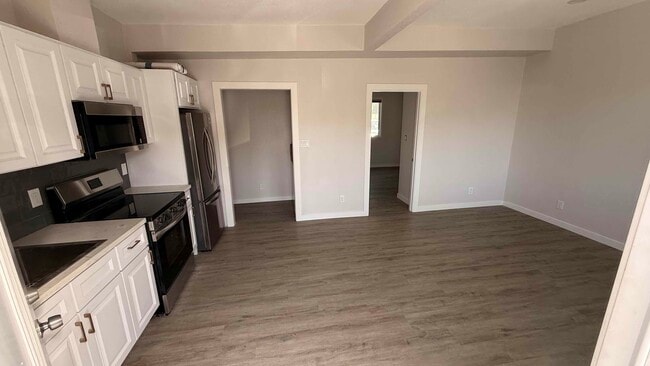 Building Photo - 505 Rose Ave Unit A