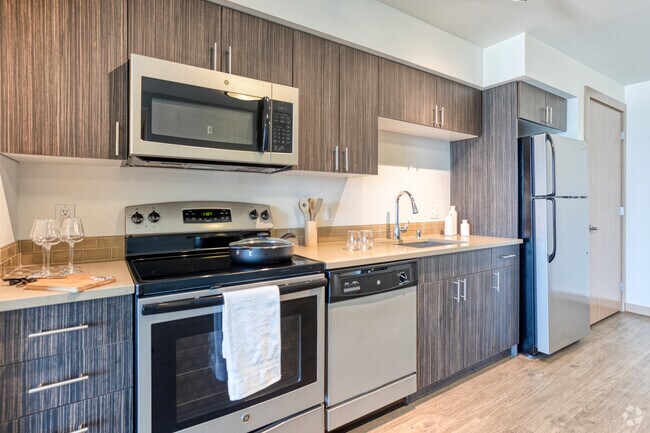 1HAB, 1BA - 672 ft² - The Blake Apartments