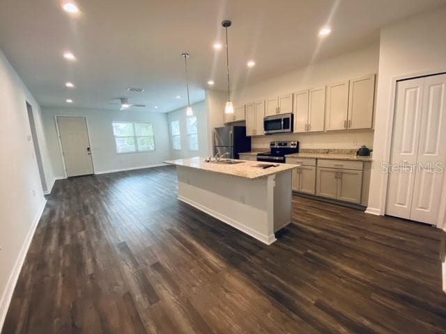 Photo - 1325 James Ave S