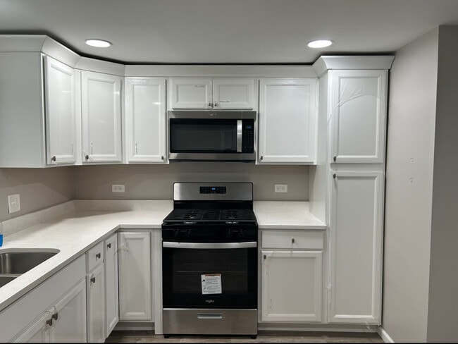 Kitchen - 1039 David Dr Unit 1E