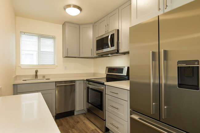 Modern 2 Bed, 1 Bath Apartment in the Hear... - Modern 2 Bed, 1 Bath Apartment in the Hear... Unit 4