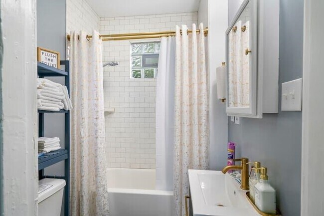 Photo - 2036 Linden Ave