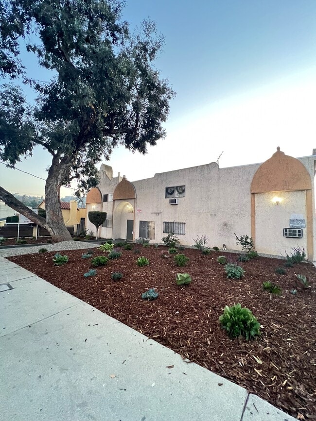 Building Photo - Kadi Manor Rental