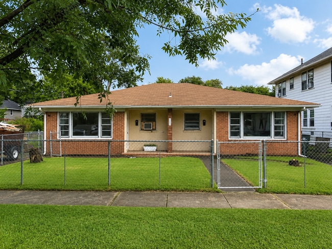 Building Photo - 218 Glendale Ave Unit A