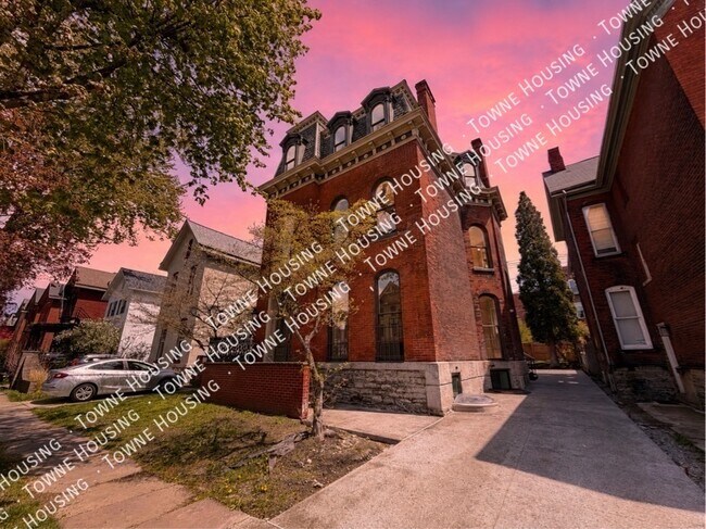 Building Photo - 15 N Pearl St Unit 3