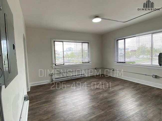 Photo - 2331 Rockefeller Ave