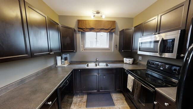 Photo - 11202 75a Ave