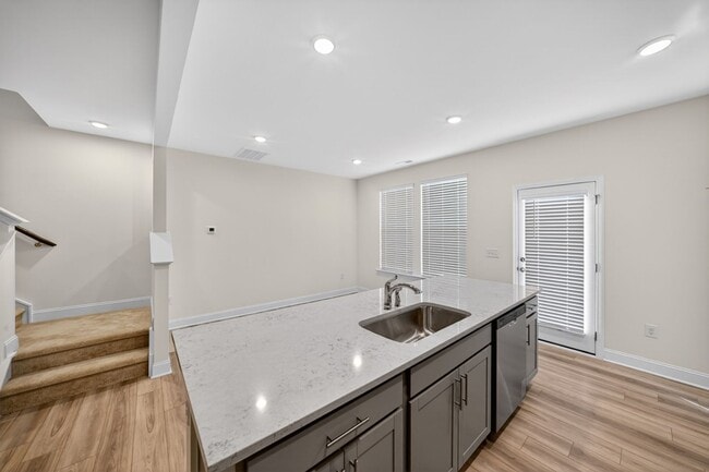 Photo - 16 Honeydew Wy