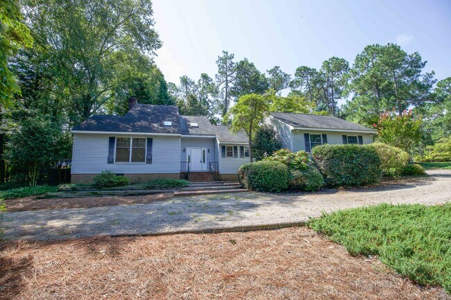 Photo - "3-Bedroom Home on Fox Hunt Lane in Southern Pines – Cozy Living Awaits!"