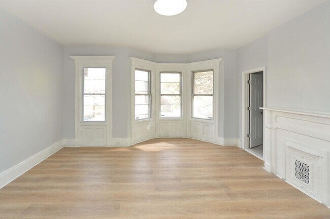 Photo - 124 Tuers Ave