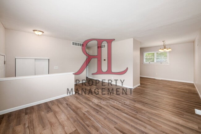 Photo - 998 Hillery Rd