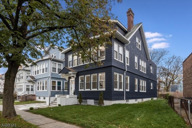 Photo - 440 N Grove St Unit 1