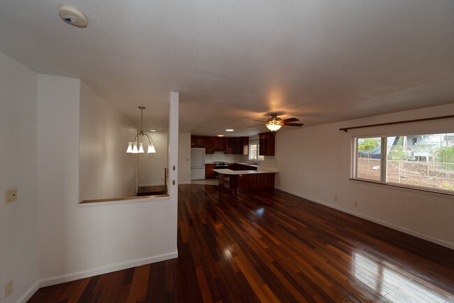 Photo - 99-060 Nalopaka Pl Casa