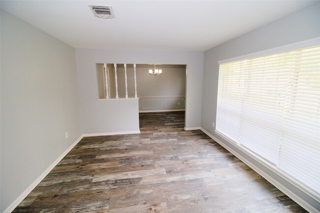 Photo - 1030 Montour Dr