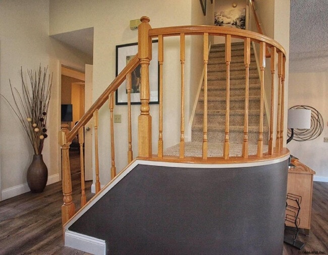 Photo - 76 Kaydeross Park Rd